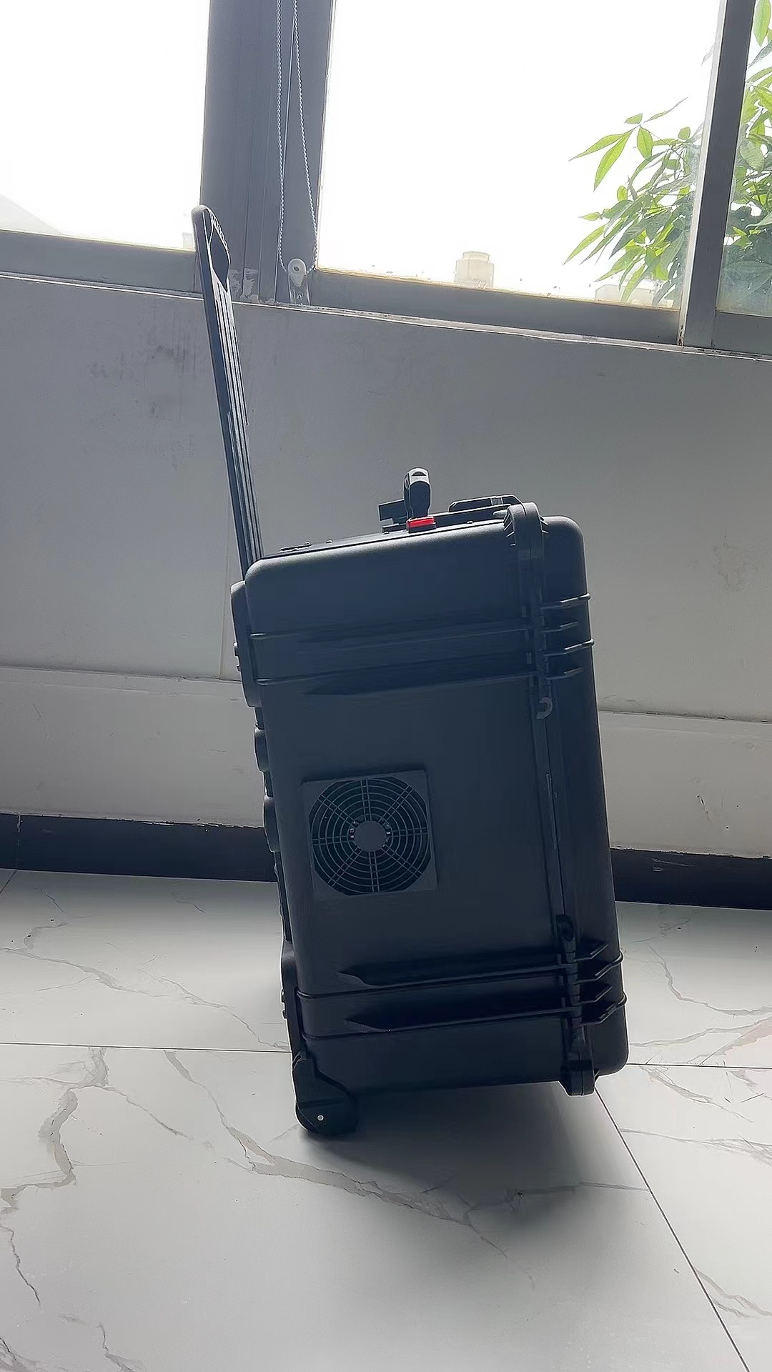 定陶手拉箱型移动通信干扰器